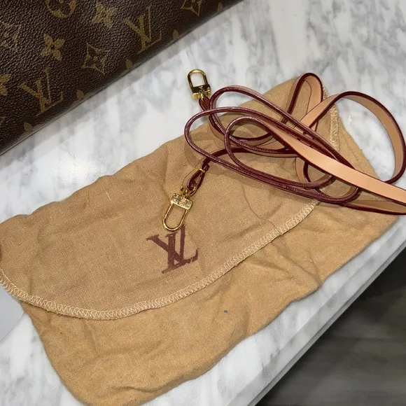 Louis Vuitton Deauville Satchel - Picture 4 of 5